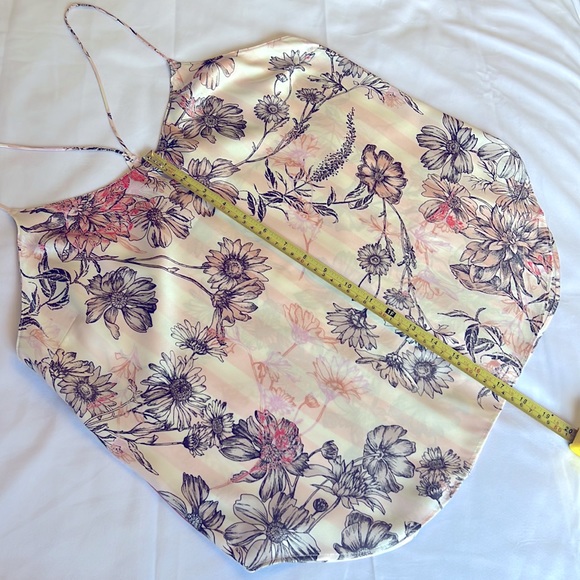 🌸 Victoria Secret Sleep Wear Shorts Set 🌸 - Picture 4 of 10